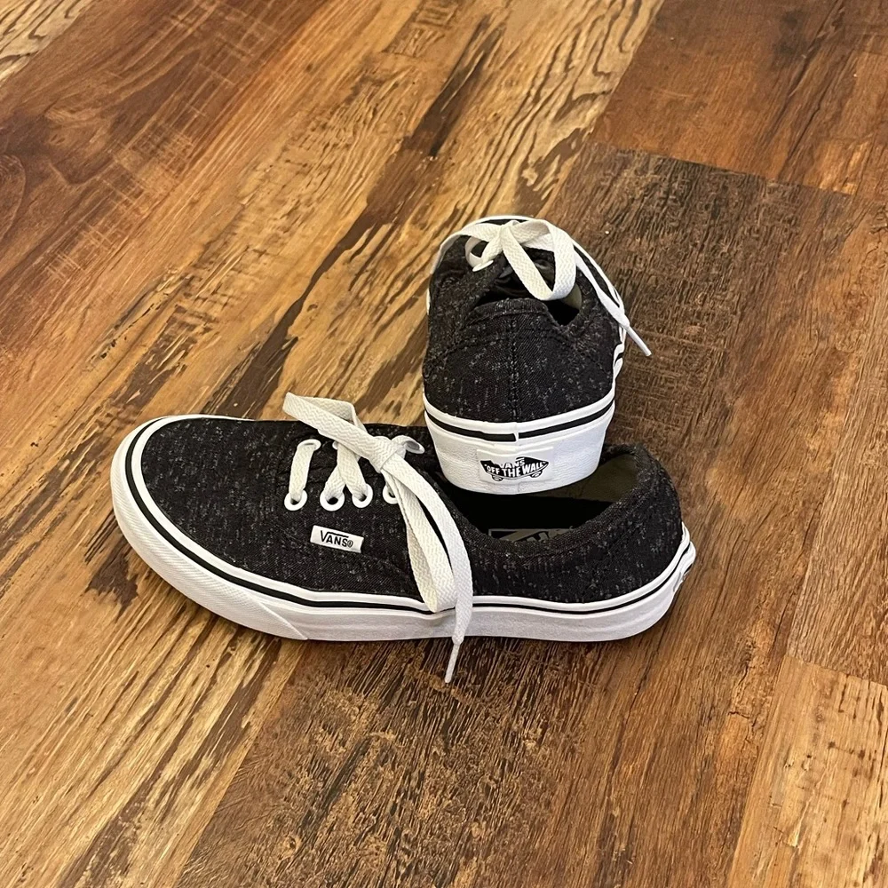 Vans | Authentic Classic Low Top Sneakers